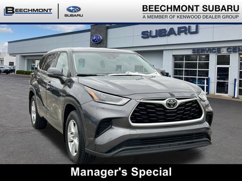 Used 2021 Toyota Highlander L image 1
