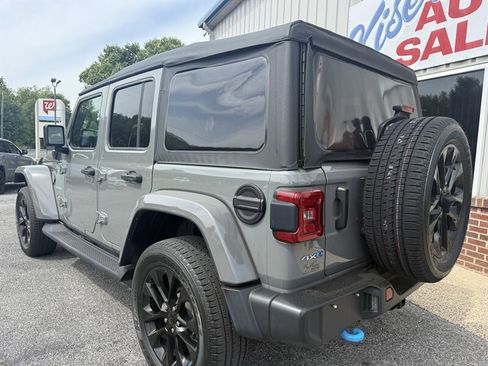 Used 2023 Jeep Wrangler Unlimited Sahara AWD/4WD image 8