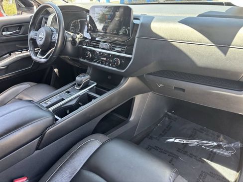 Used 2022 Nissan Pathfinder SL w/ SL Premium Package FWD image 10