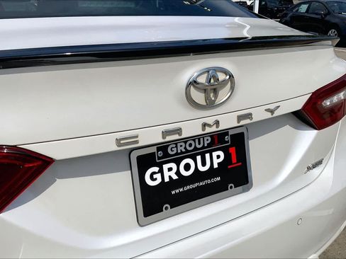 Used 2018 Toyota Camry XSE FWD image 33