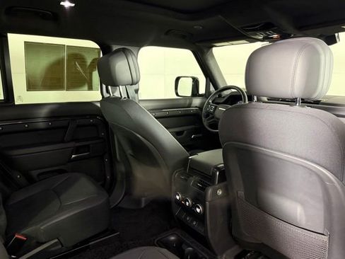 Used 2025 Land Rover Defender 130 V8 image 32