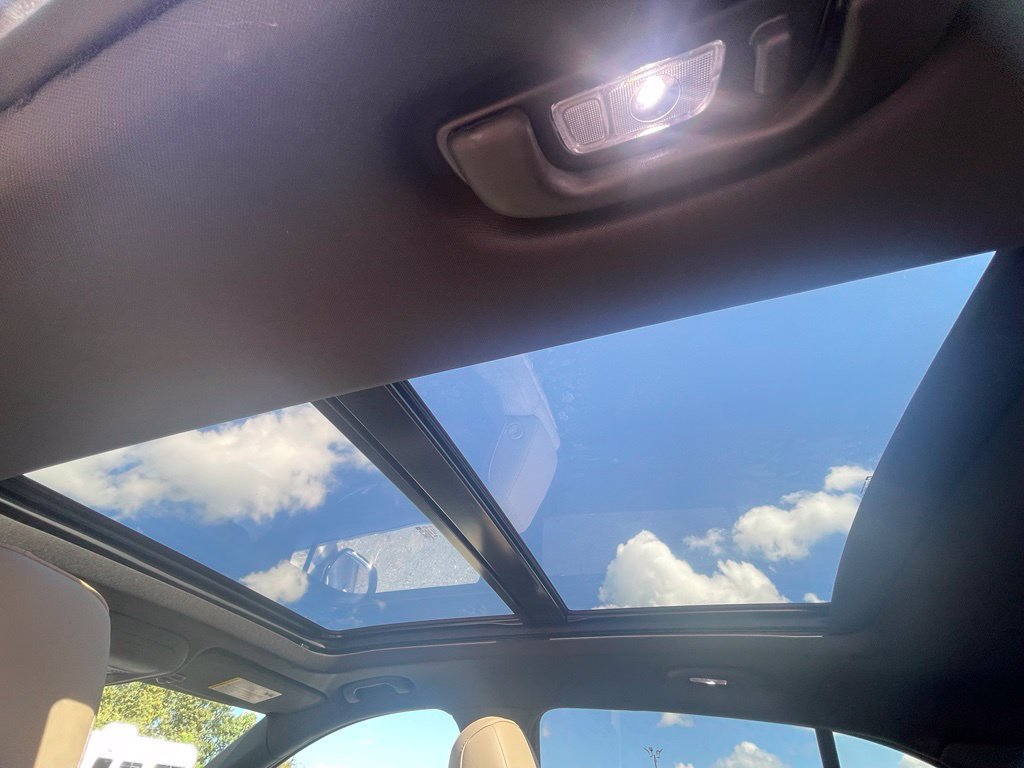 Used 2024 Cadillac XT4 Premium Luxury FWD image 8