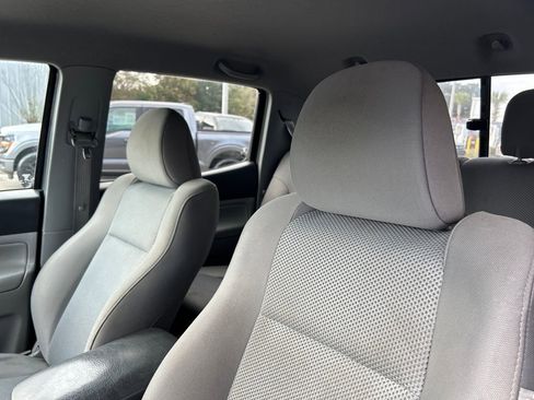 Used 2014 Toyota Tacoma PreRunner image 9