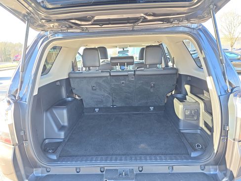 Used 2015 Toyota 4Runner SR5 Premium image 12