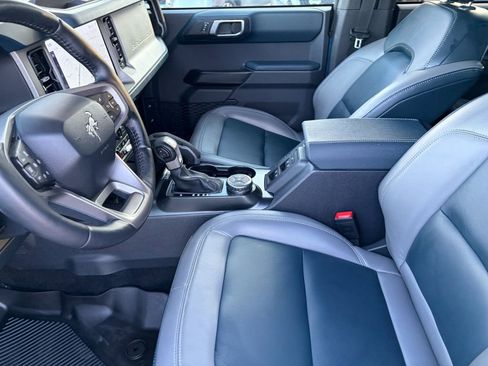 Used 2024 Ford Bronco Outer Banks image 9