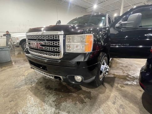 Used 2013 GMC Sierra 3500 Denali image 10