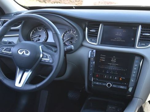 Used 2025 INFINITI QX50 Luxe AWD/4WD image 3
