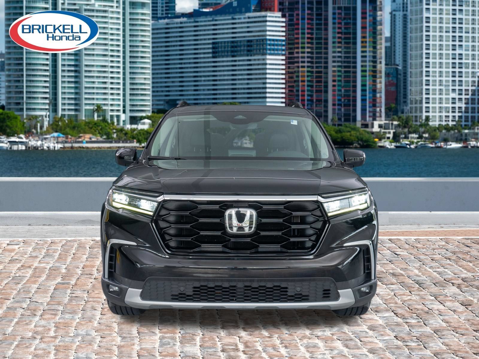 Certified 2023 Honda Pilot Touring image 2