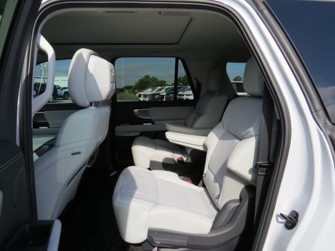 Used 2026 Ford Expedition Max Platinum w/ Driver's Package AWD/4WD image 15