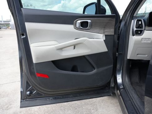 Used 2022 Kia Sorento EX w/ Panoramic Sunroof Package FWD image 18