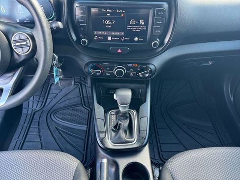 Used 2024 Kia Soul LX w/ Option Group 015 FWD image 10