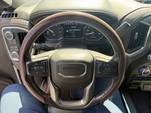 Used 2021 GMC Sierra 1500 Denali w/ Denali Ultimate Package AWD/4WD image 10