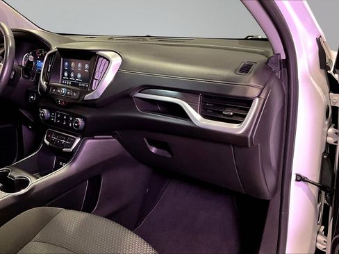 Used 2024 GMC Terrain SLE FWD image 26