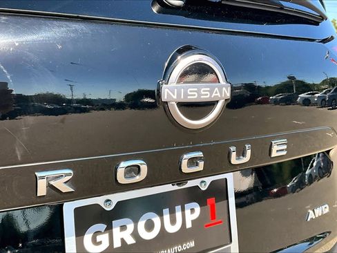 Used 2023 Nissan Rogue S AWD/4WD image 30
