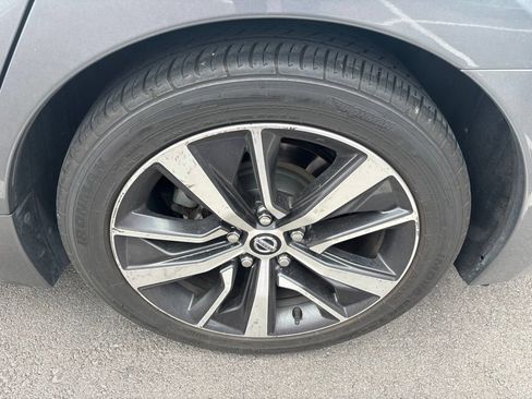 Used 2019 Nissan Maxima 3.5 SL w/ Floor Mat Group FWD image 3