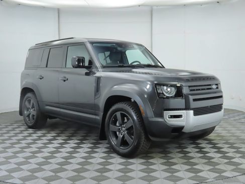 Used 2025 Land Rover Defender 110 S AWD/4WD image 3