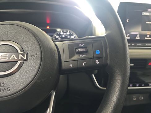Used 2022 Nissan Rogue SV FWD image 17