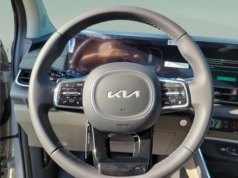 New 2026 Kia Carnival SX FWD image 16