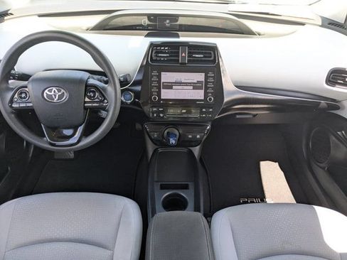 Used 2021 Toyota Prius LE FWD image 17