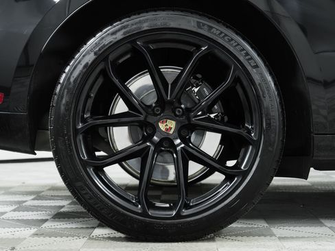 Used 2024 Porsche Macan GTS image 10