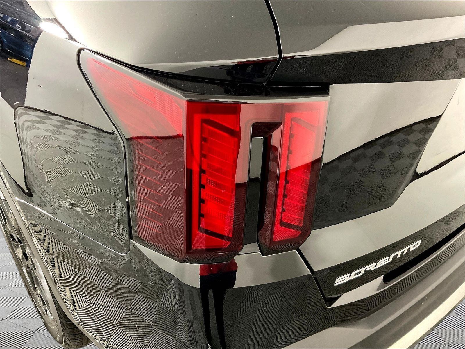 Certified 2026 Kia Sorento S w/ S Panoramic Sunroof Package FWD image 23