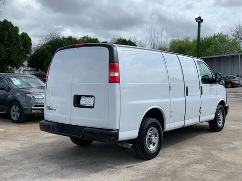 Used 2017 Chevrolet Express 2500 RWD image 7
