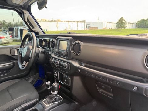Used 2020 Jeep Wrangler Unlimited Sport AWD/4WD image 35