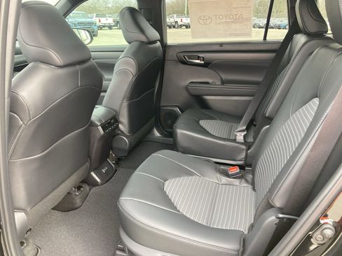 New 2026 Toyota Highlander XSE image 26