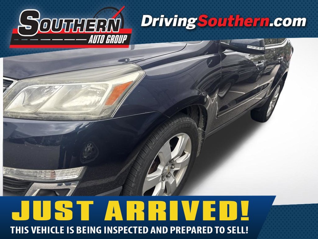 Used 2017 Chevrolet Traverse LT w/ Style and Technology Package FWD image 1