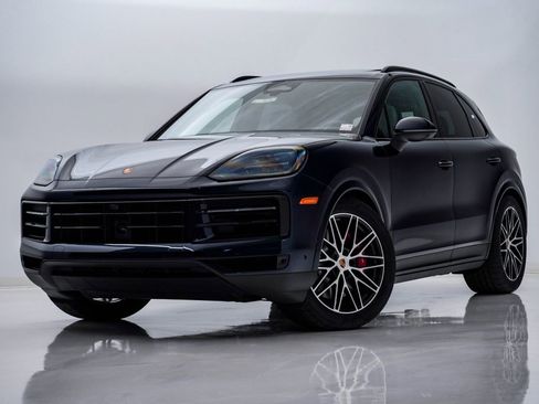 New 2026 Porsche Cayenne S image 1