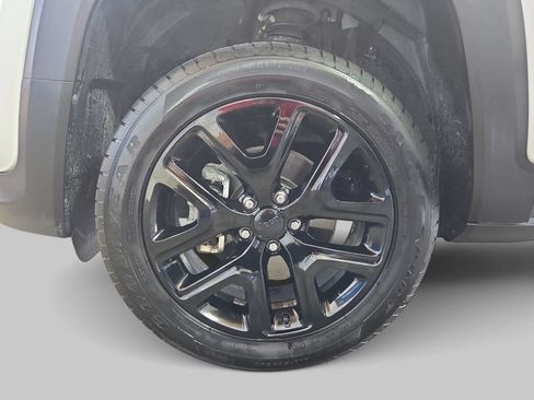 Used 2023 Jeep Renegade Altitude w/ Sun/Sound Group AWD/4WD image 35