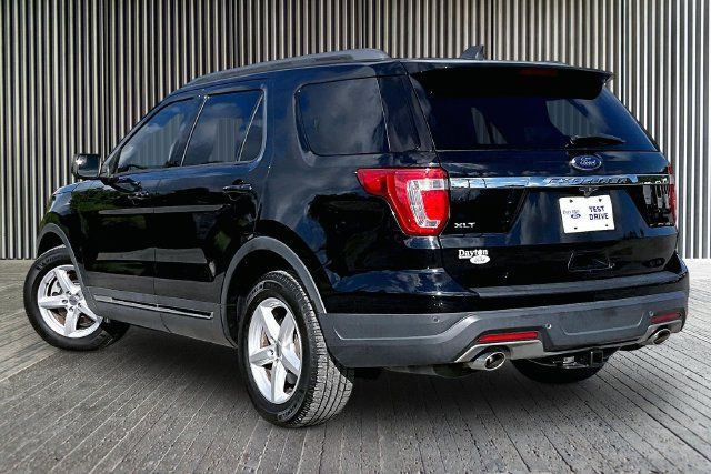 Used 2018 Ford Explorer XLT FWD image 11