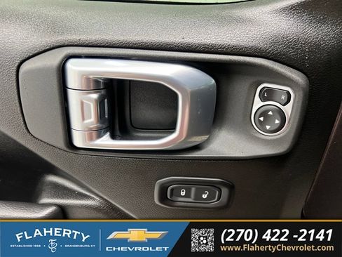 Used 2025 Jeep Wrangler Unlimited Sport AWD/4WD image 22