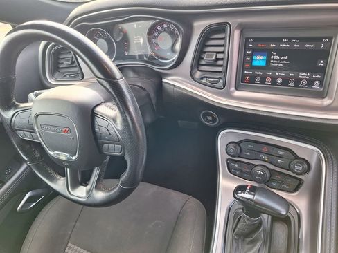 Used 2022 Dodge Challenger GT image 28