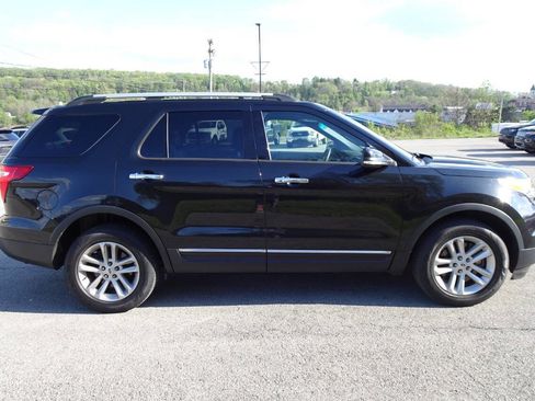Used 2014 Ford Explorer XLT w/ Equipment Group 202A AWD/4WD image 5