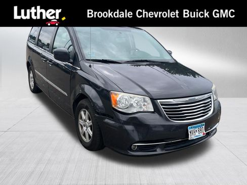 Used 2012 Chrysler Town & Country Touring w/ Entertainment Group #1 FWD image 1