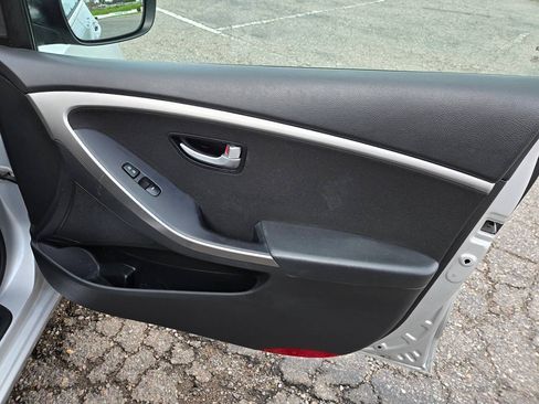 Used 2013 Hyundai Elantra GT w/ Touch & Go Pkg FWD image 32