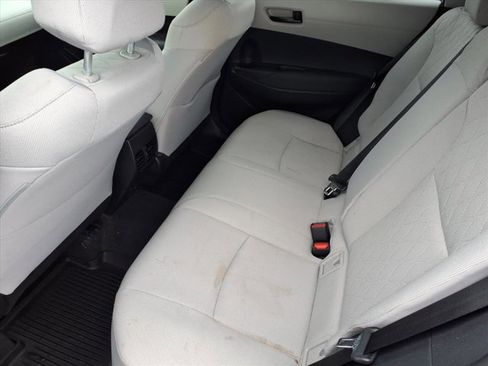 Used 2023 Toyota Corolla Cross LE image 12