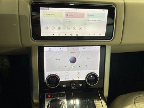 Used 2018 Land Rover Range Rover Long Wheelbase Supercharged image 15