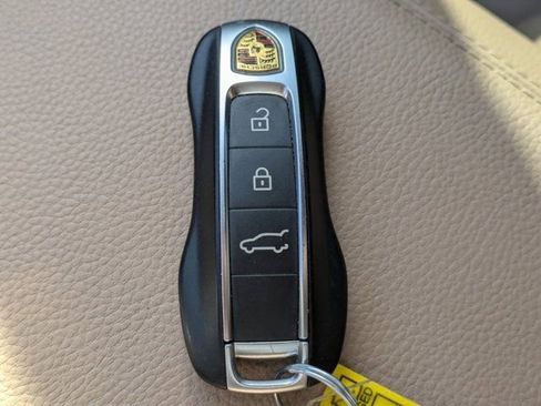 Used 2023 Porsche Cayenne image 25