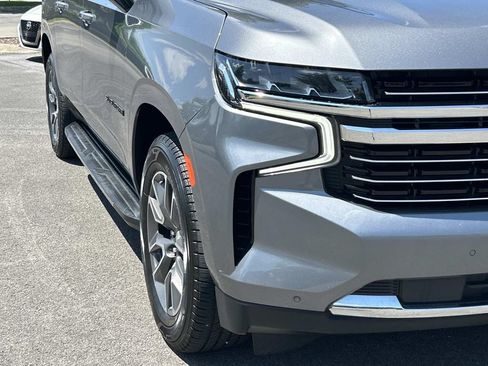 Used 2021 Chevrolet Suburban LT w/ LT Signature Package RWD image 14
