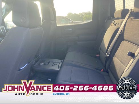 Used 2021 Chevrolet Silverado 1500 LT w/ Convenience Package II AWD/4WD image 4