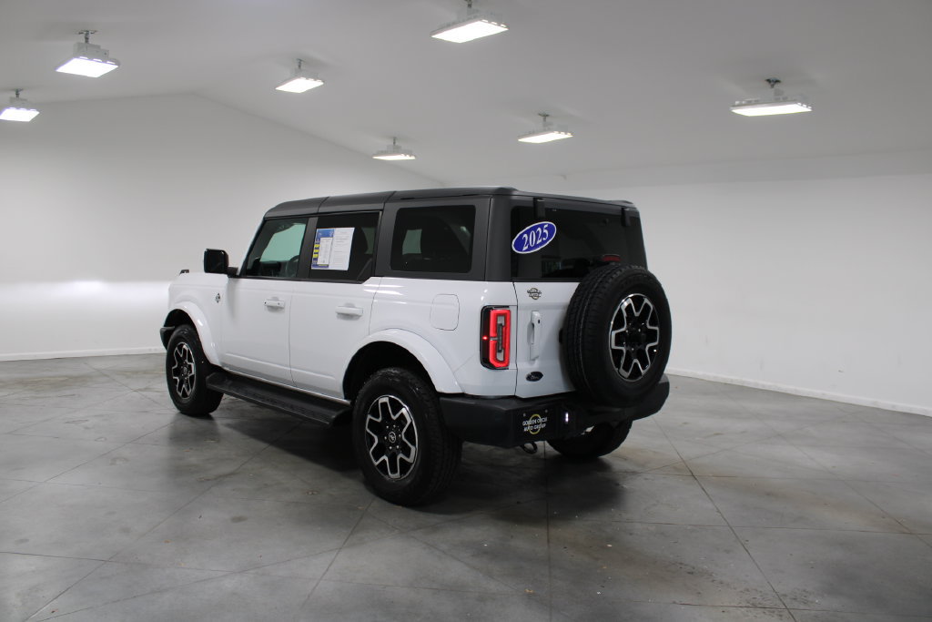 Used 2025 Ford Bronco Outer Banks AWD/4WD image 7