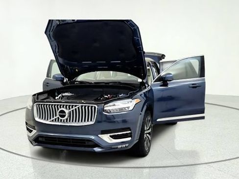 Used 2024 Volvo XC90 B5 Core AWD/4WD image 13
