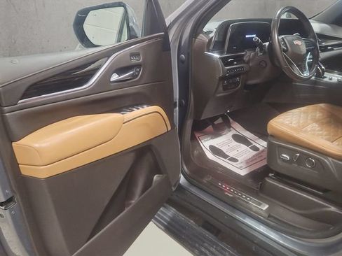 Used 2021 Cadillac Escalade ESV Sport w/ Driver Assist Tech Package AWD/4WD image 9
