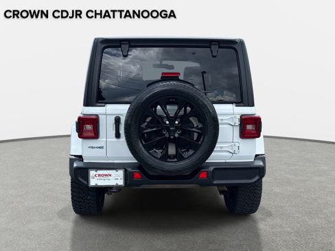 Used 2021 Jeep Wrangler Unlimited Sahara w/ Cold Weather Group AWD/4WD image 6
