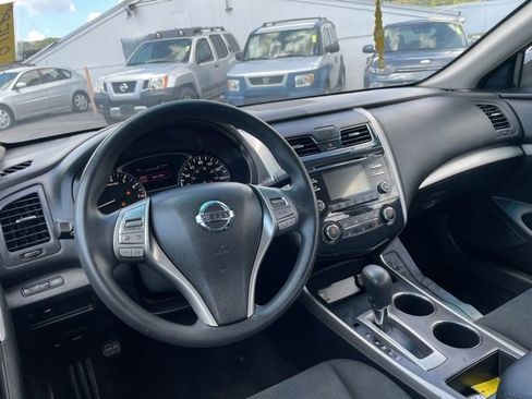 Used 2015 Nissan Altima 2.5 S w/ Special Edition Package image 12
