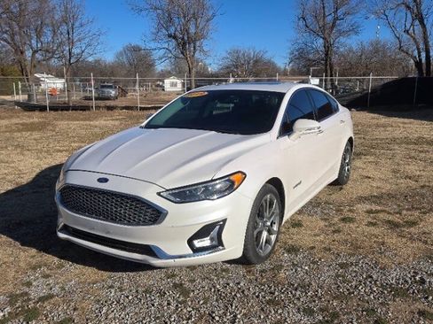Used 2019 Ford Fusion Titanium FWD image 1