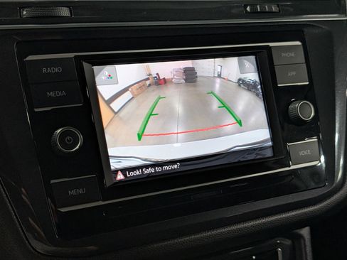 Used 2022 Volkswagen Tiguan S image 19