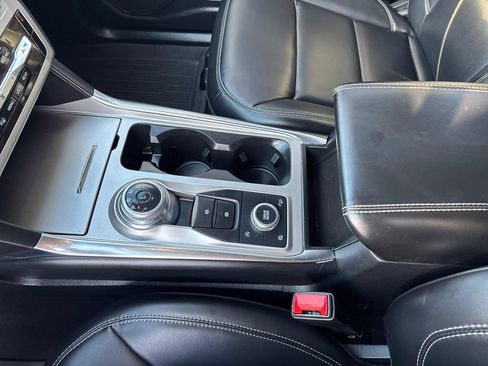 Used 2021 Ford Explorer XLT w/ Equipment Group 202A image 19